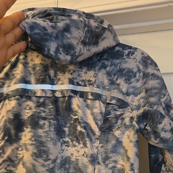 Lululemon Miss Misty Jacket II Size 2 - Picture 6 of 6